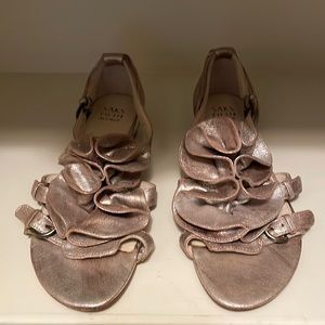 Crackled gold sandals